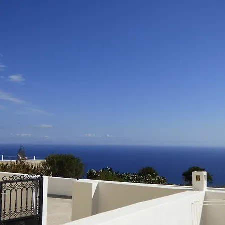 Rampelia Apartment Imerovigli (Santorini)